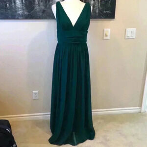 Gorgeous Ever Pretty Green Formal Sheer Maxi Dress with Deep V-Neckline-Size 10